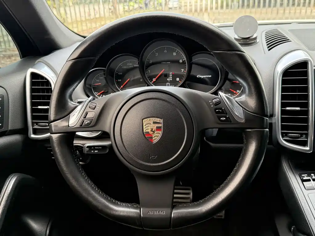 Porsche Cayenne 2013 — фото 14