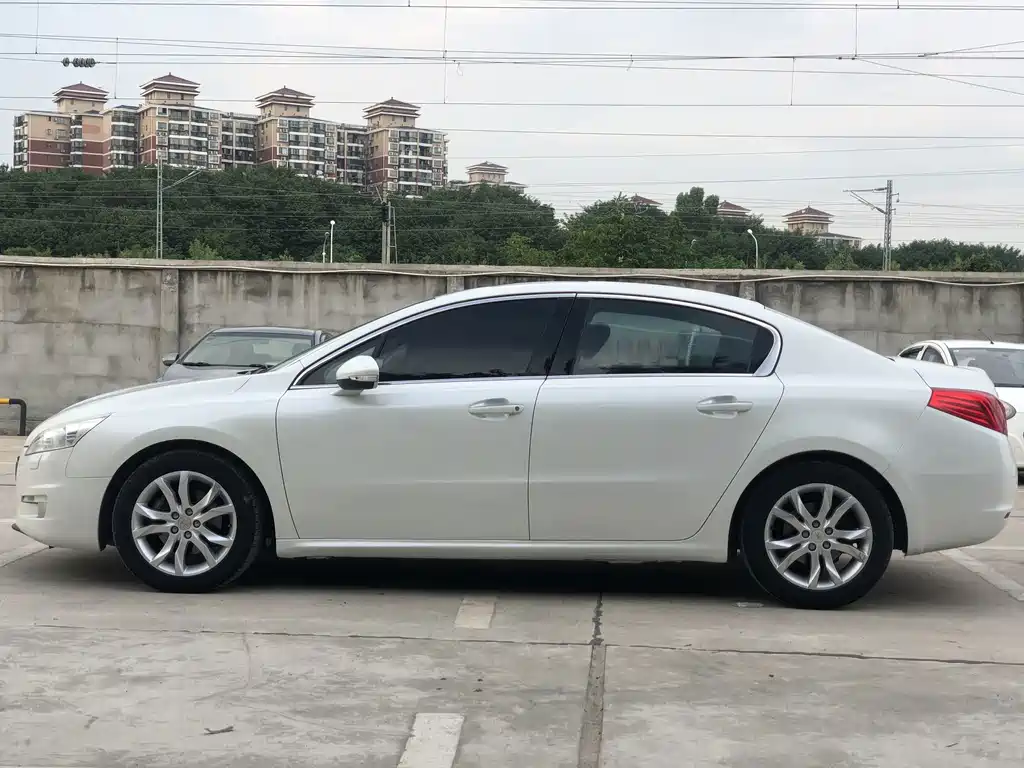 Peugeot 508 2014 — фото 14