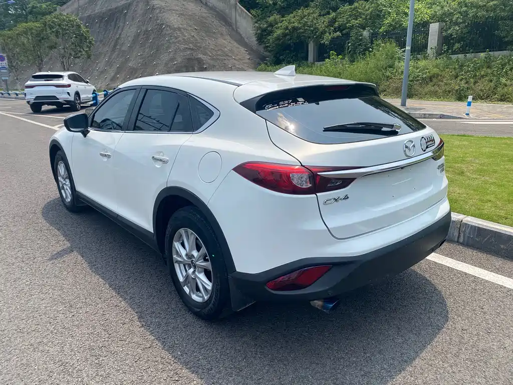 Mazda CX-4 2016 — фото 8