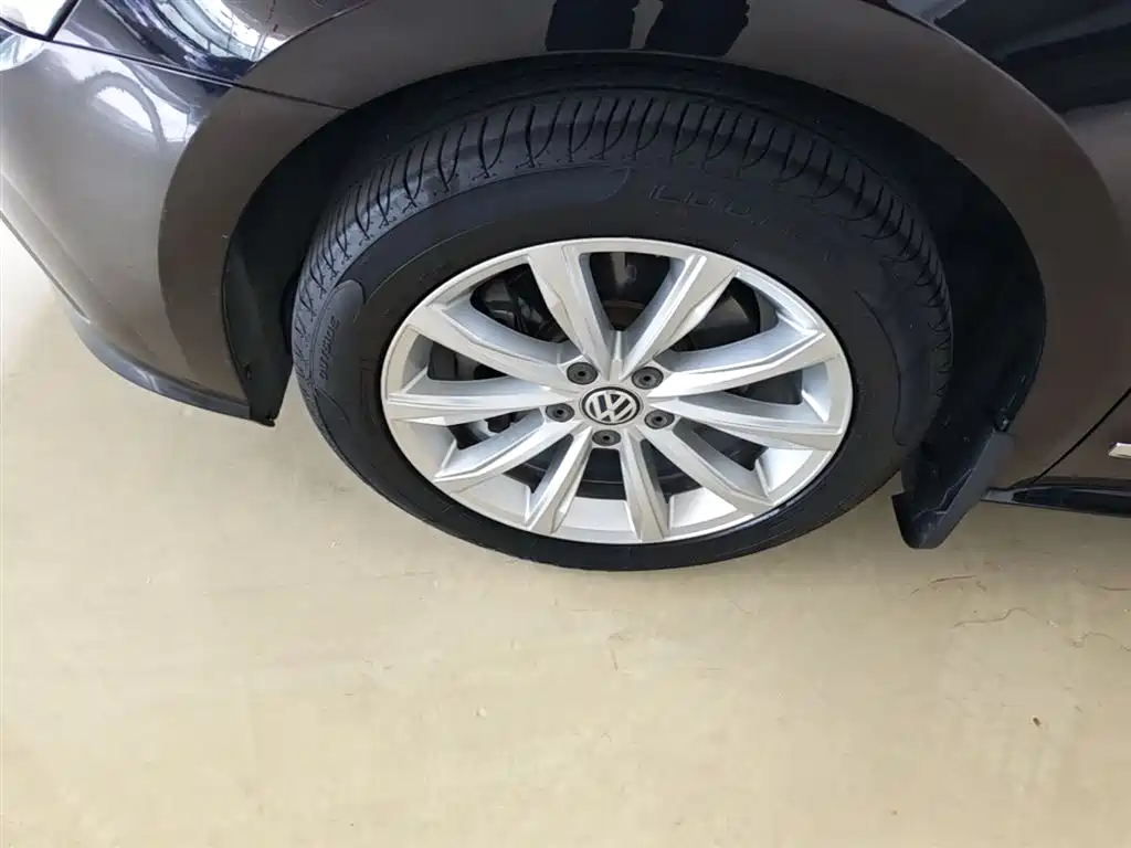 Volkswagen Passat 2018 — фото 23