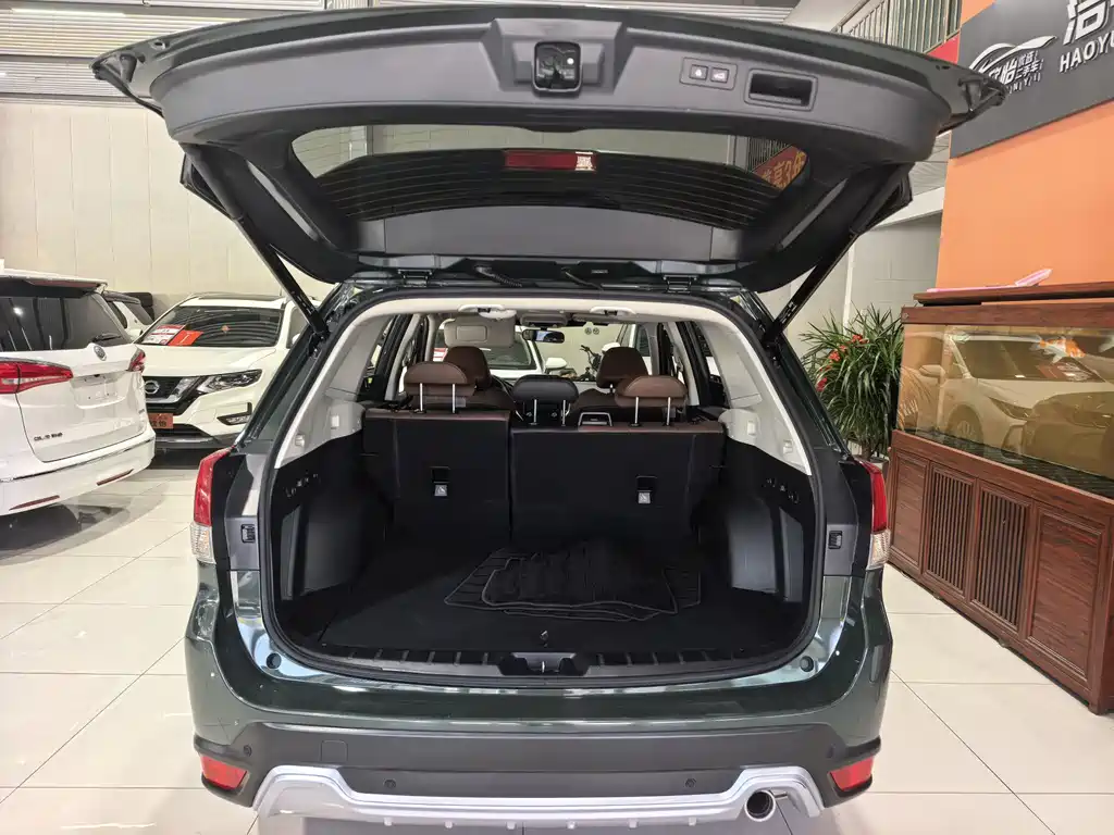 Subaru Forester 2023 — фото 14