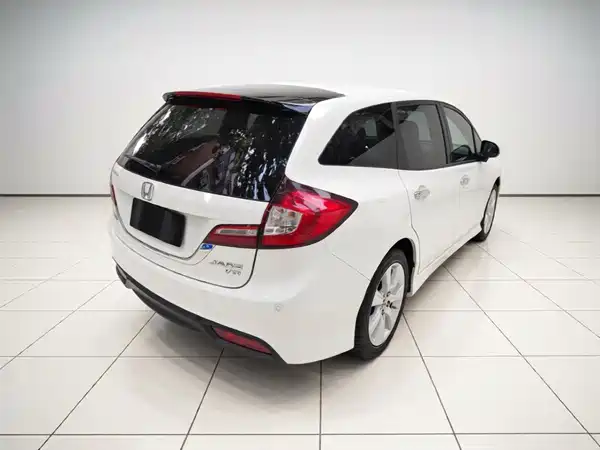 Honda Jade 2015
