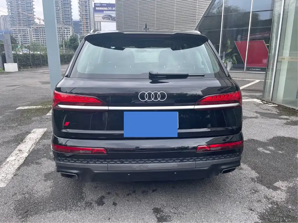 Audi Q7 2025 — фото 10