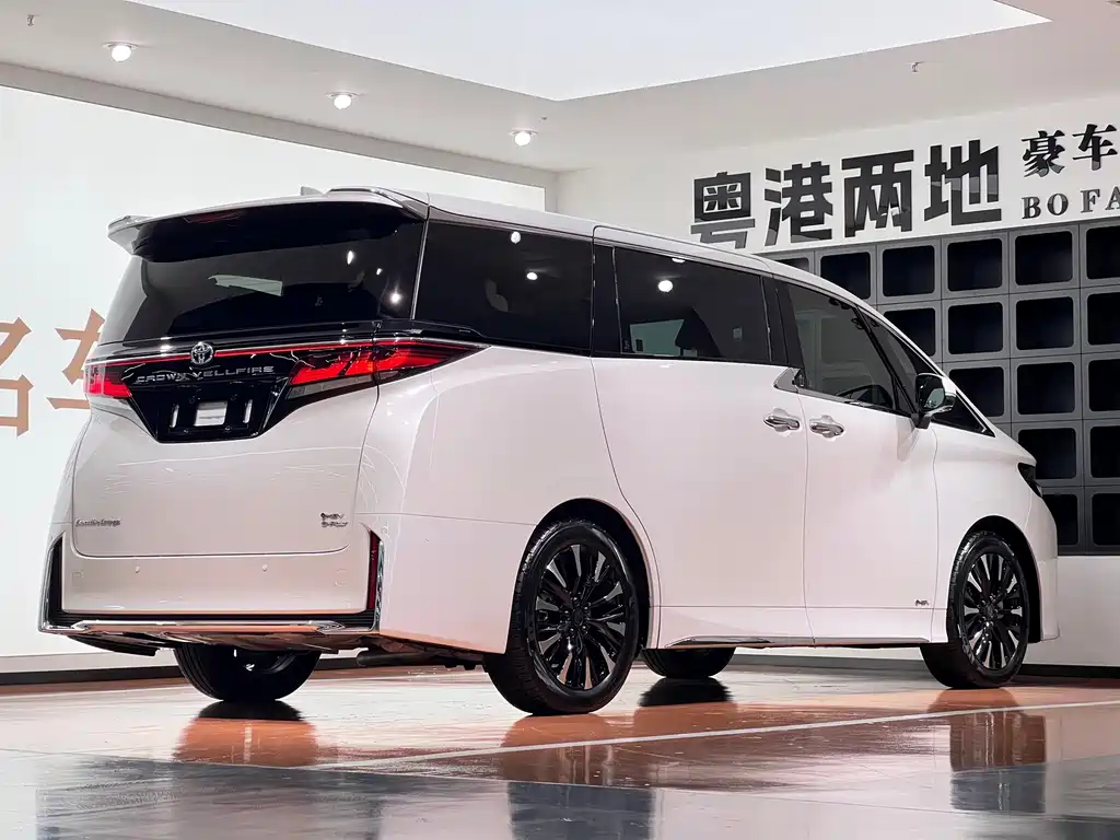 Toyota Vellfire 2024 — фото 7
