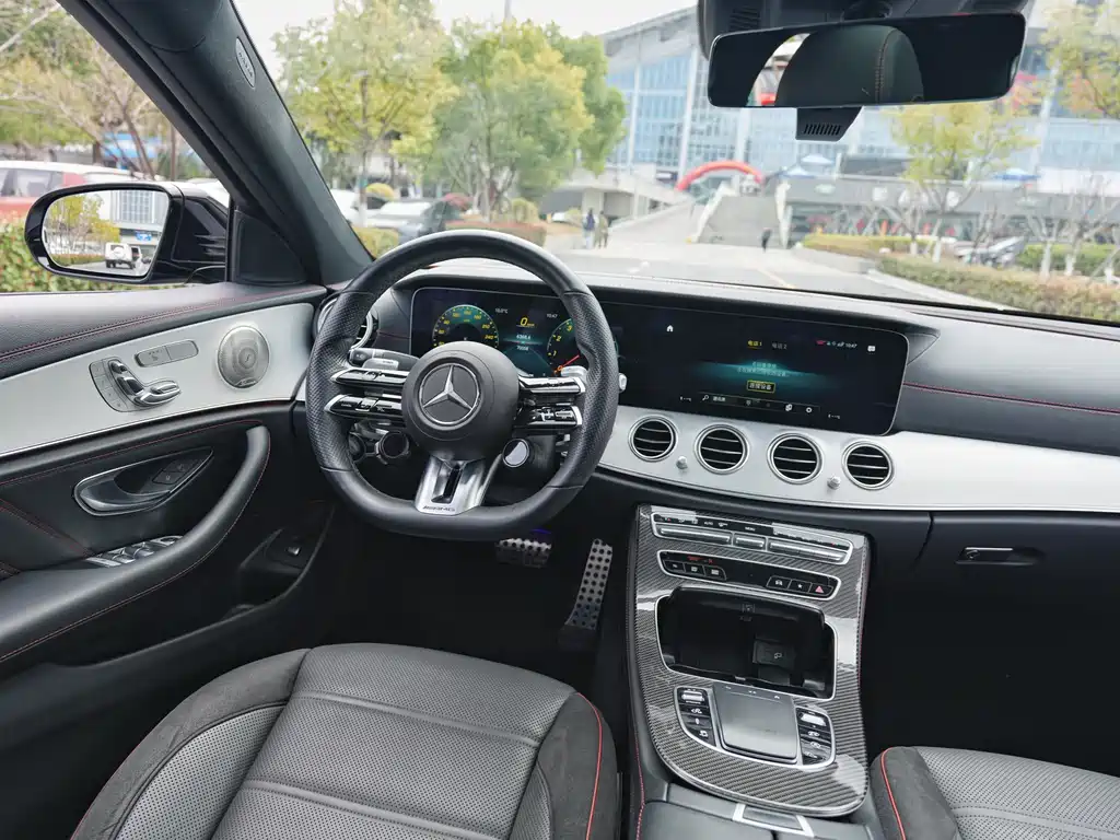 Mercedes-Benz E-Class AMG 2022 — фото 11