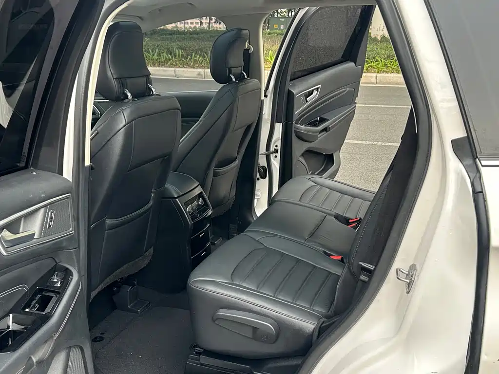 Ford Edge 2015 — фото 11