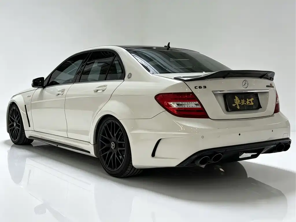 Mercedes-Benz C-Class AMG 2011 — фото 8