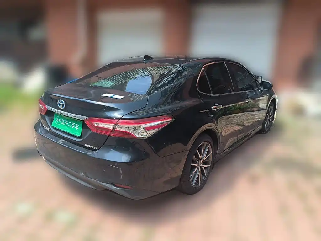 Toyota Camry 2021 — фото 4