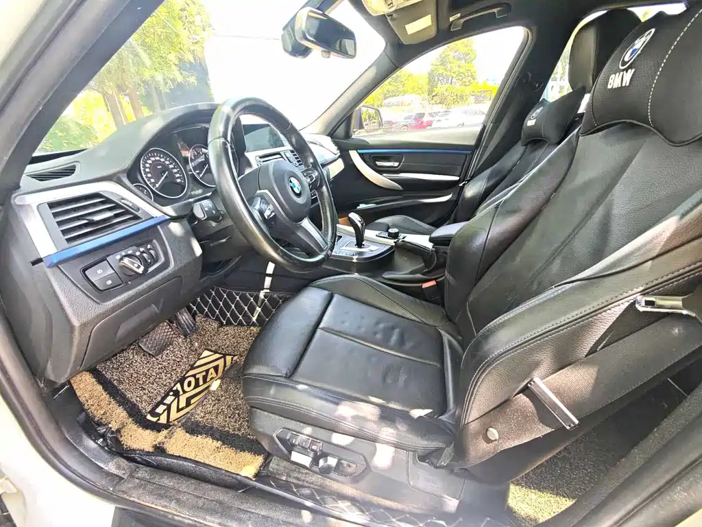 BMW 3 Series 2019 — фото 10