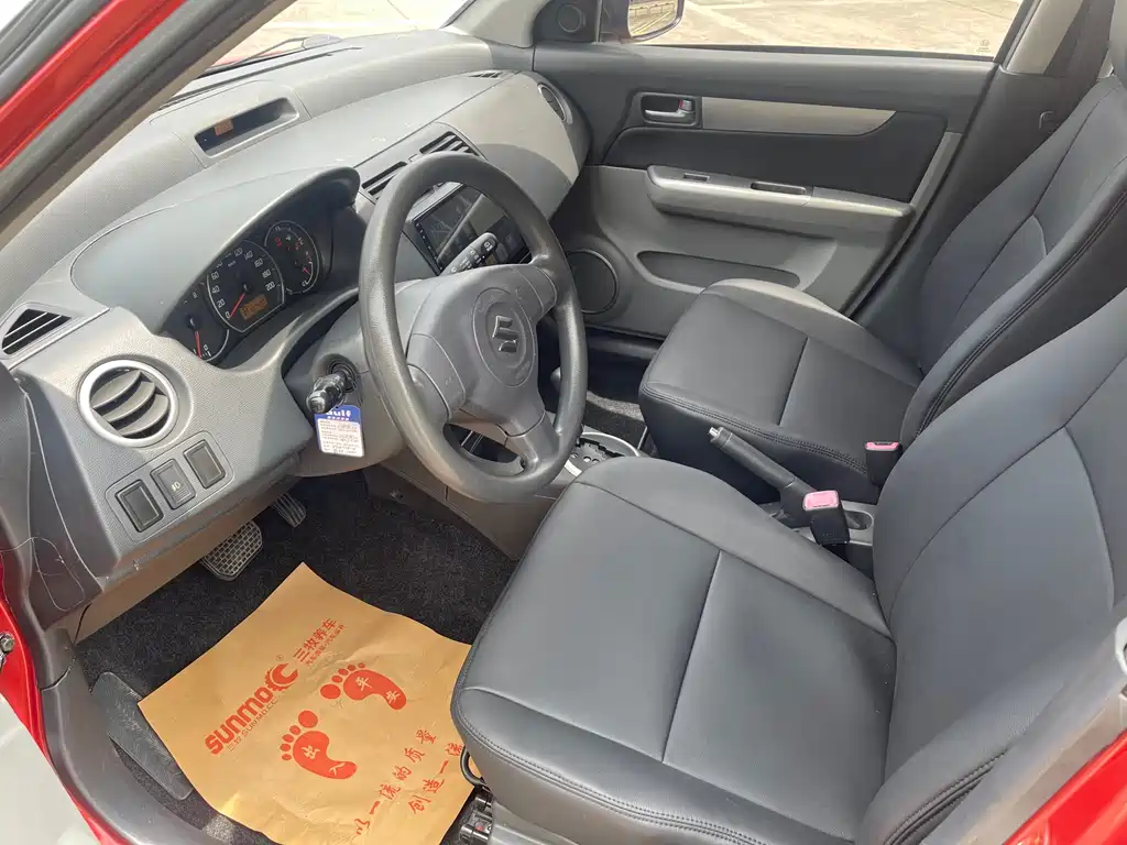 Suzuki Swift 2015 — фото 14