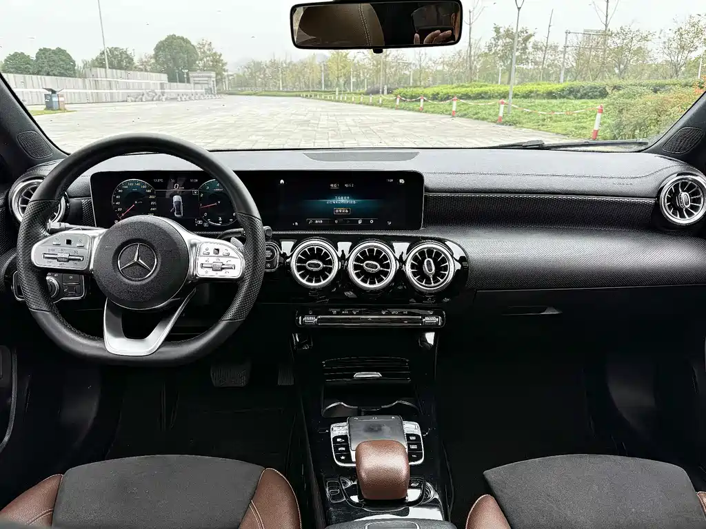Mercedes-Benz A-Class 2019 — фото 8