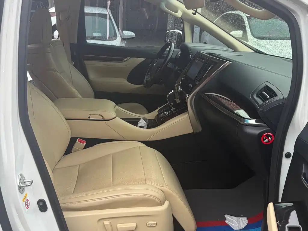 Toyota Alphard 2017 — фото 14