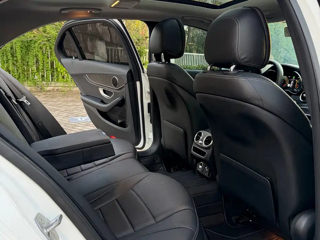 Mercedes-Benz C-Class 2020 — фото 11