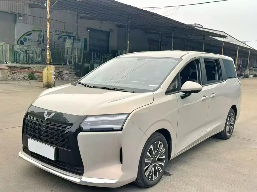 Wuling Starlight 730 EV 2025
