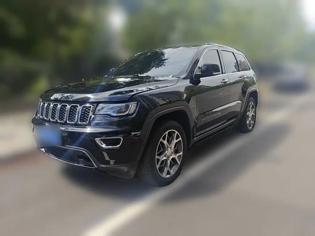 Jeep Grand Cherokee 2022 — фото 1