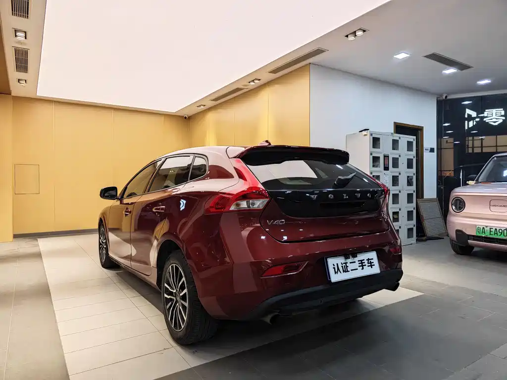 Volvo V40 2018 — фото 23