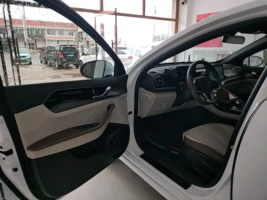 BYD Qin PLUS 2024 — фото 16