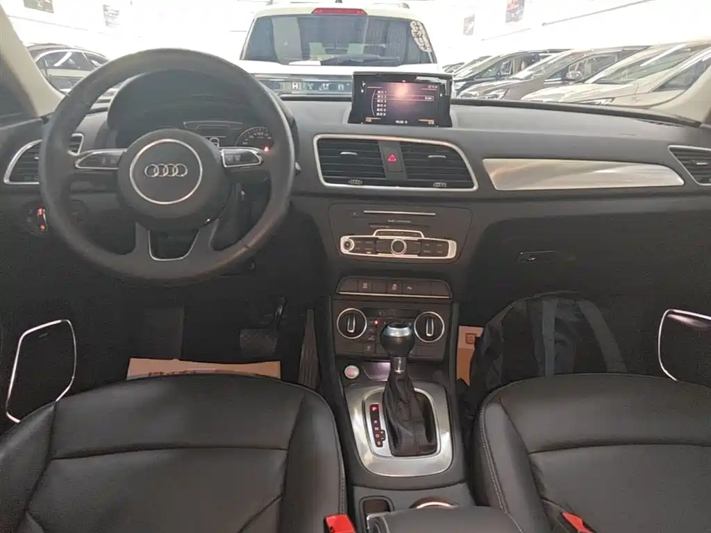 Audi Q3 2018 — фото 10