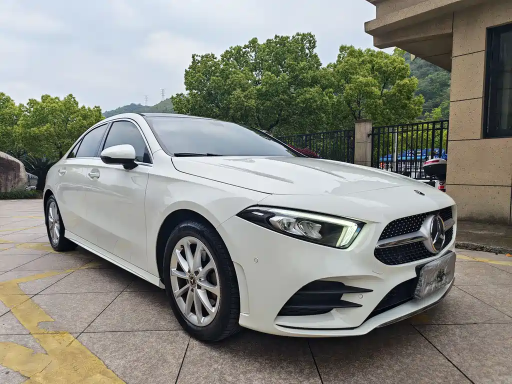Mercedes-Benz A-Class 2021 — фото 3