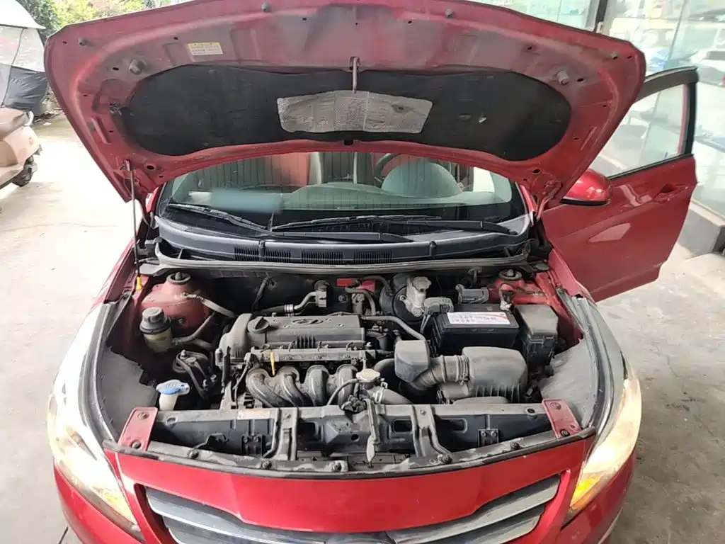 Hyundai Verna 2015 — фото 20
