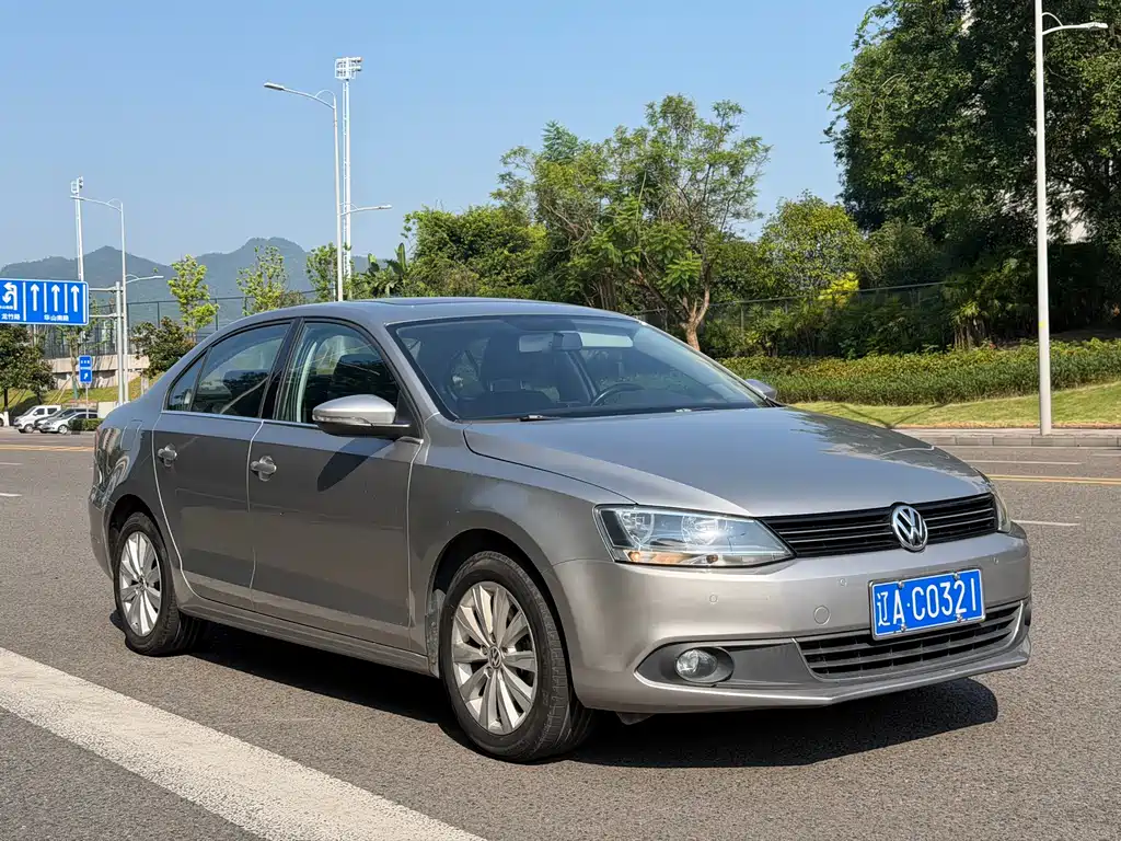 Volkswagen Sagitar 2014