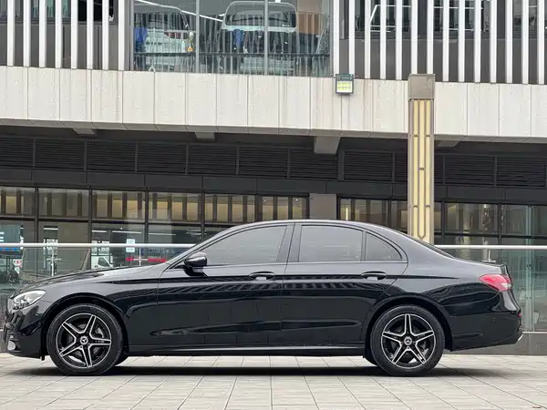 Mercedes-Benz E-Class 2022
