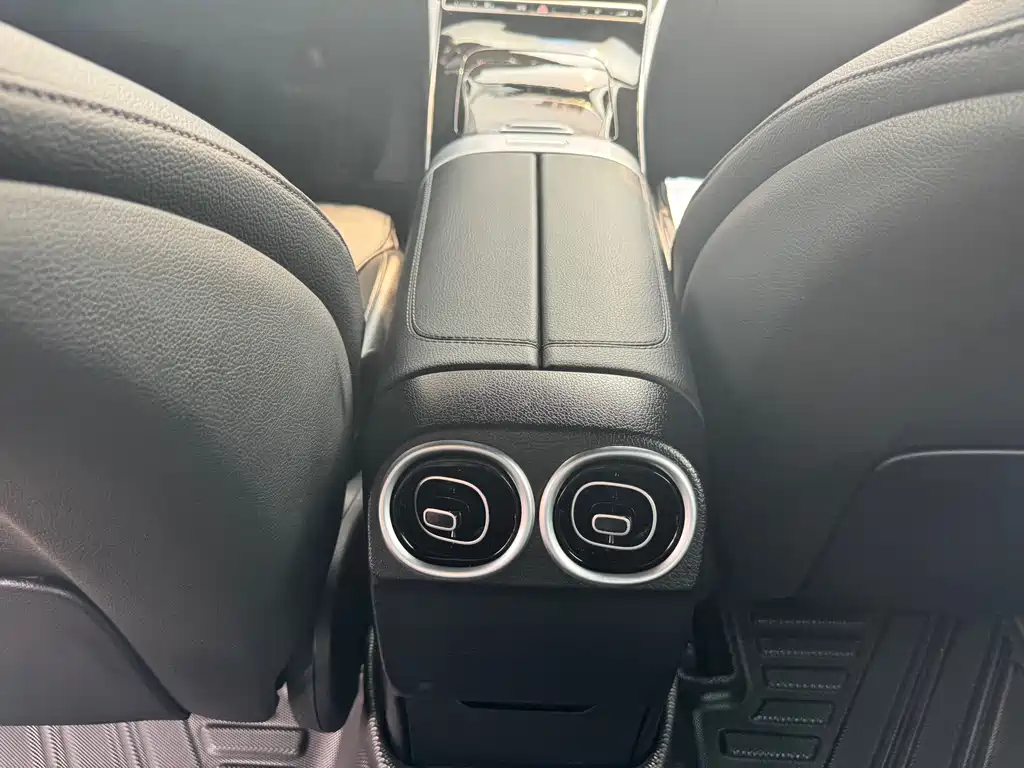 Mercedes-Benz C-Class 2022 — фото 10
