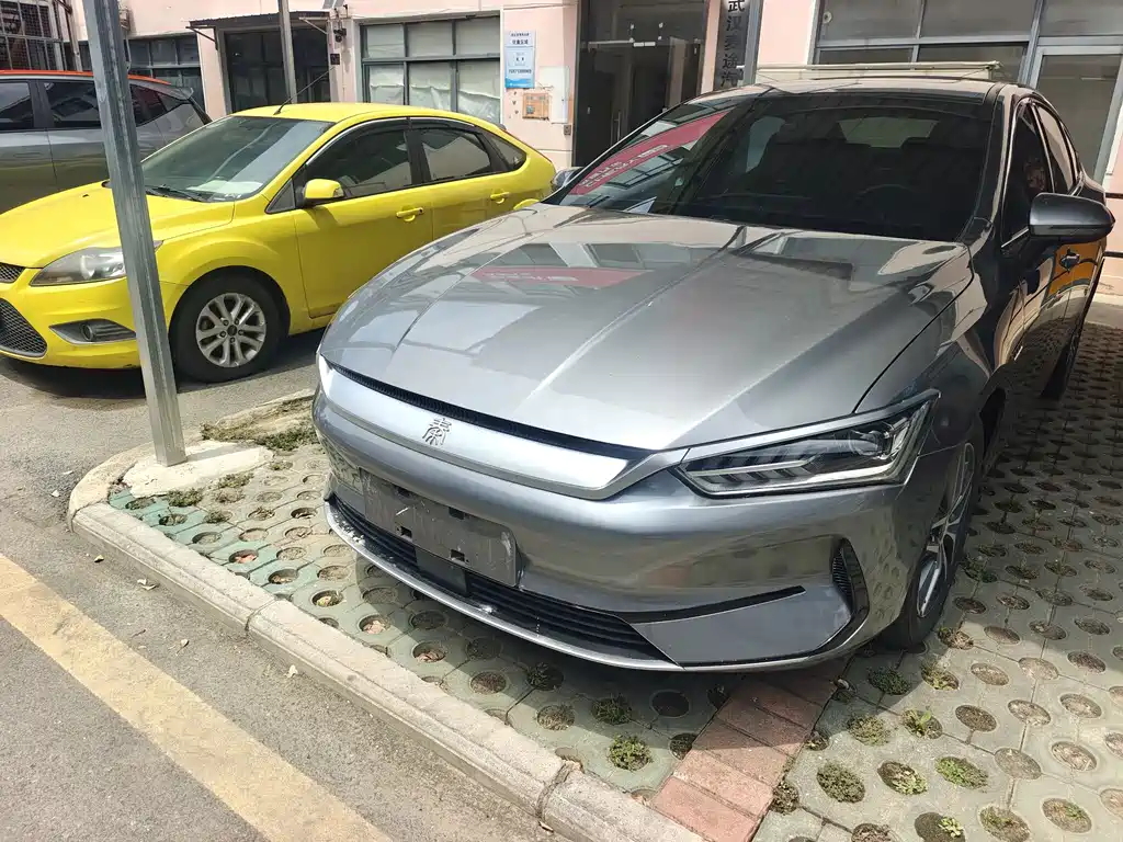 BYD Qin PLUS 2023 — фото 1