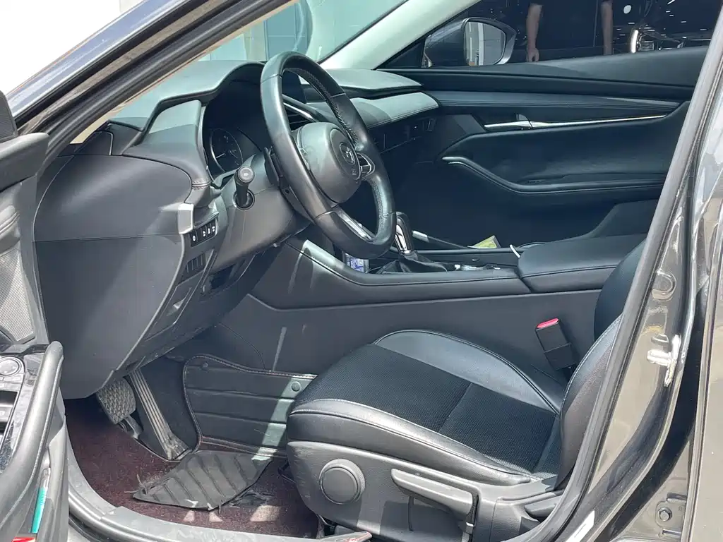 Mazda 3 Axela 2023