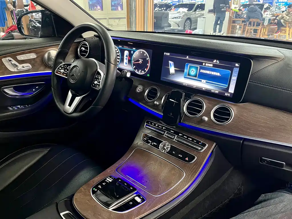 Mercedes-Benz E-Class 2019 — фото 14