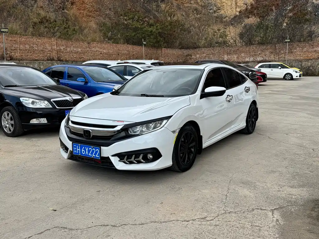 Honda Civic 2018 — фото 1