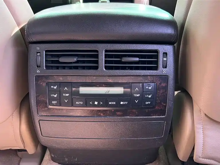 Toyota Land Cruiser 2008 — фото 19