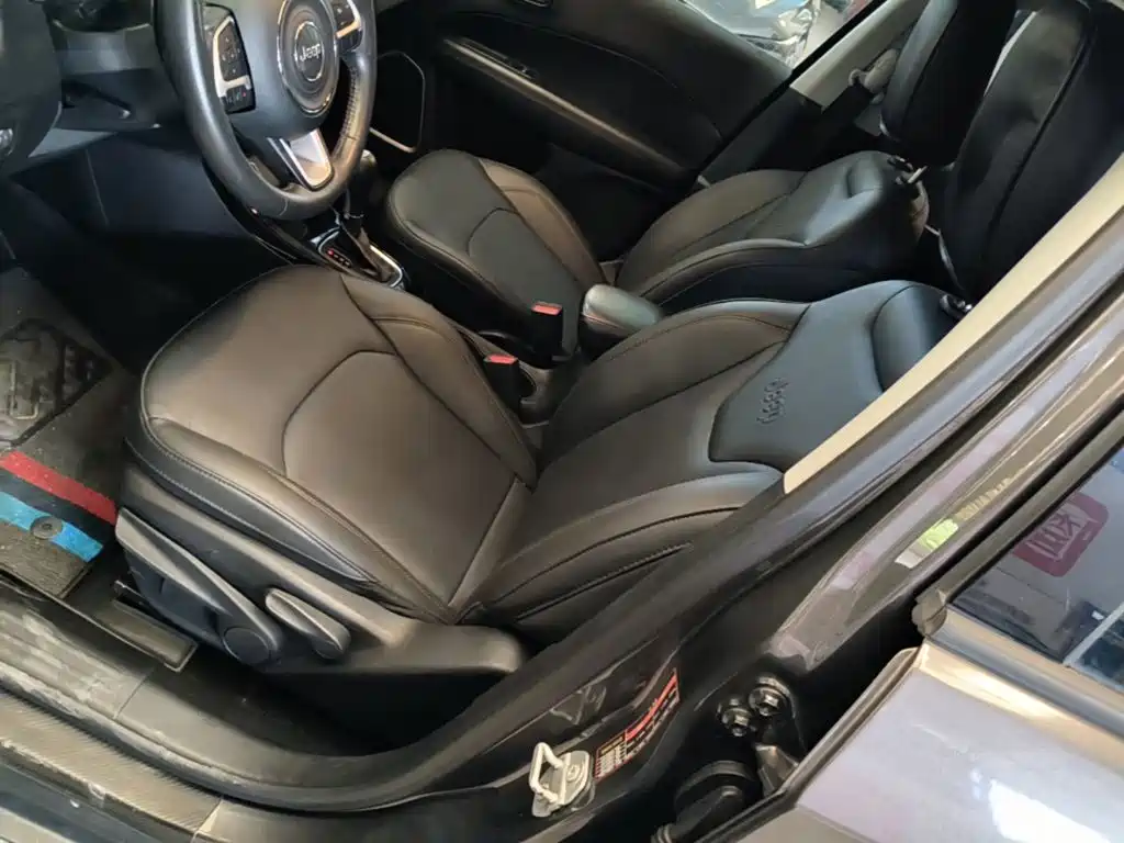 Jeep Compass 2019 — фото 15