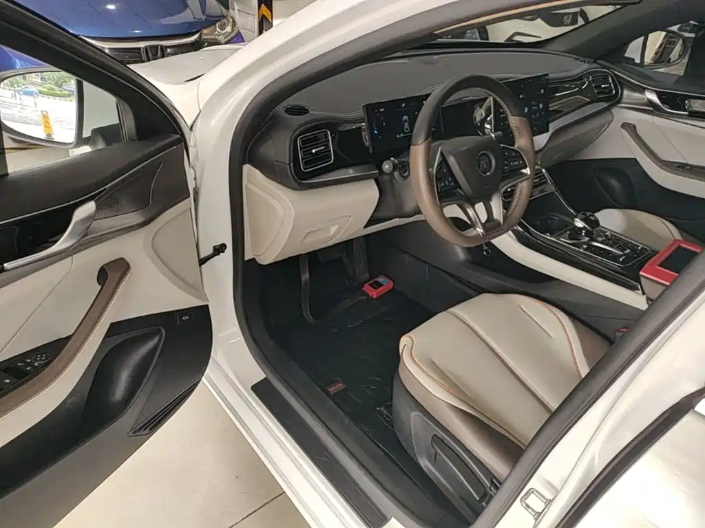 BYD Qin PLUS 2023 — фото 16