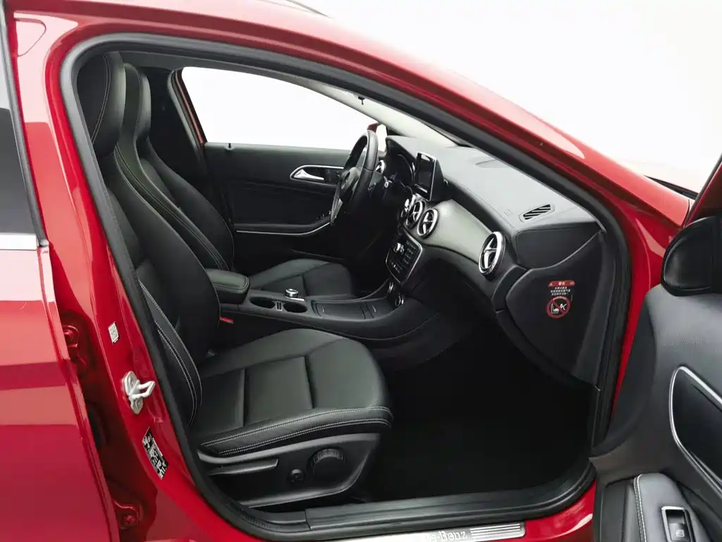 Mercedes-Benz GLA 2015 — фото 23