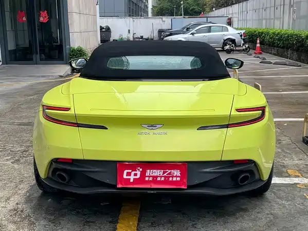 Aston Martin DB11 2019