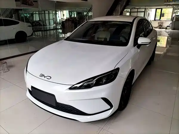 BYD Seal 05 DM-i 2025