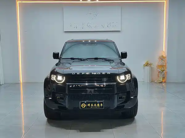 Land Rover Defender 2024