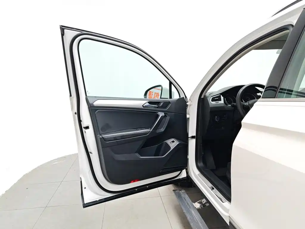 Volkswagen Tiguan L 2019 — фото 8
