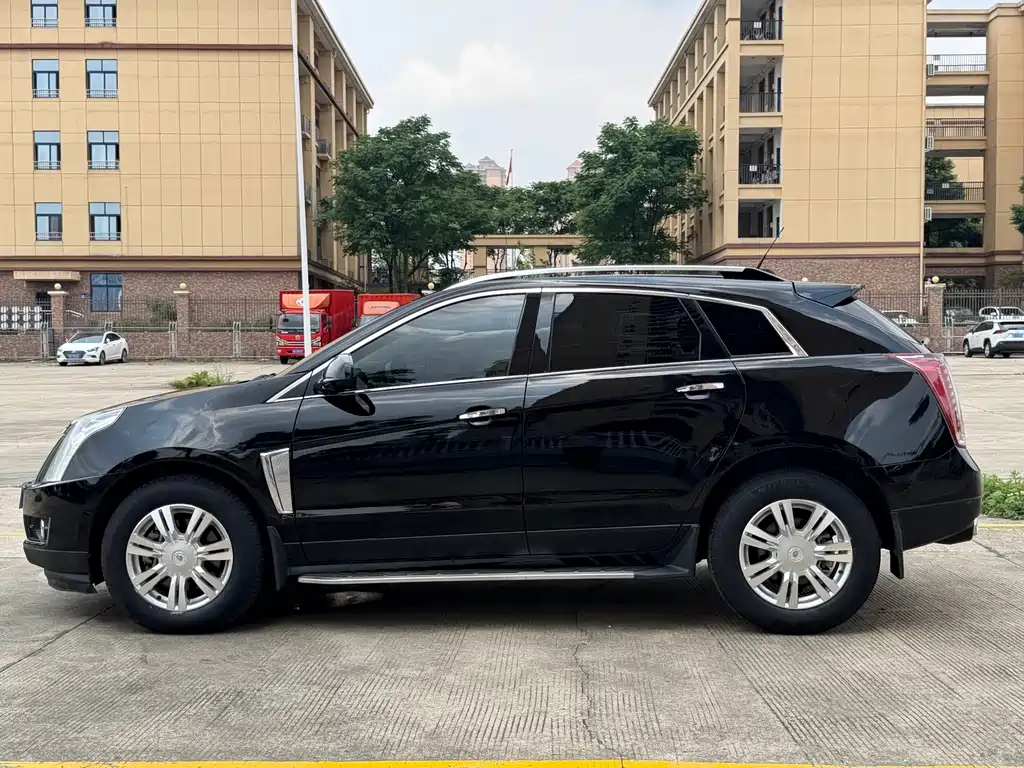Cadillac SRX 2015 — фото 8