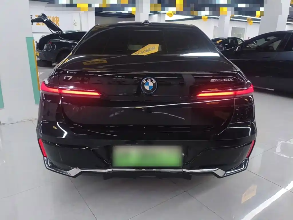 BMW i7 2023 — фото 6