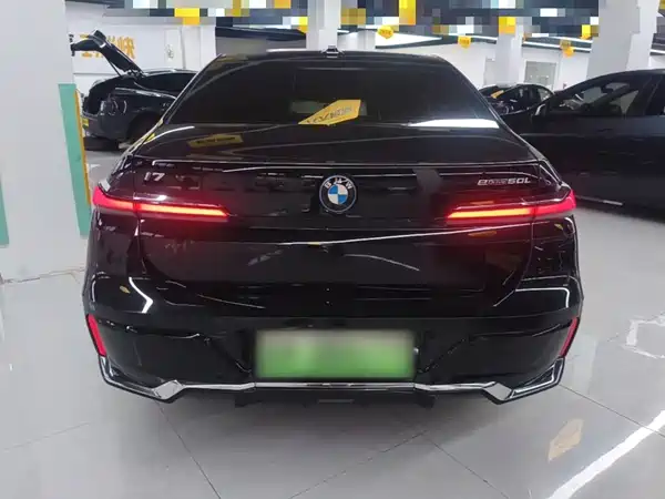 BMW i7 2023
