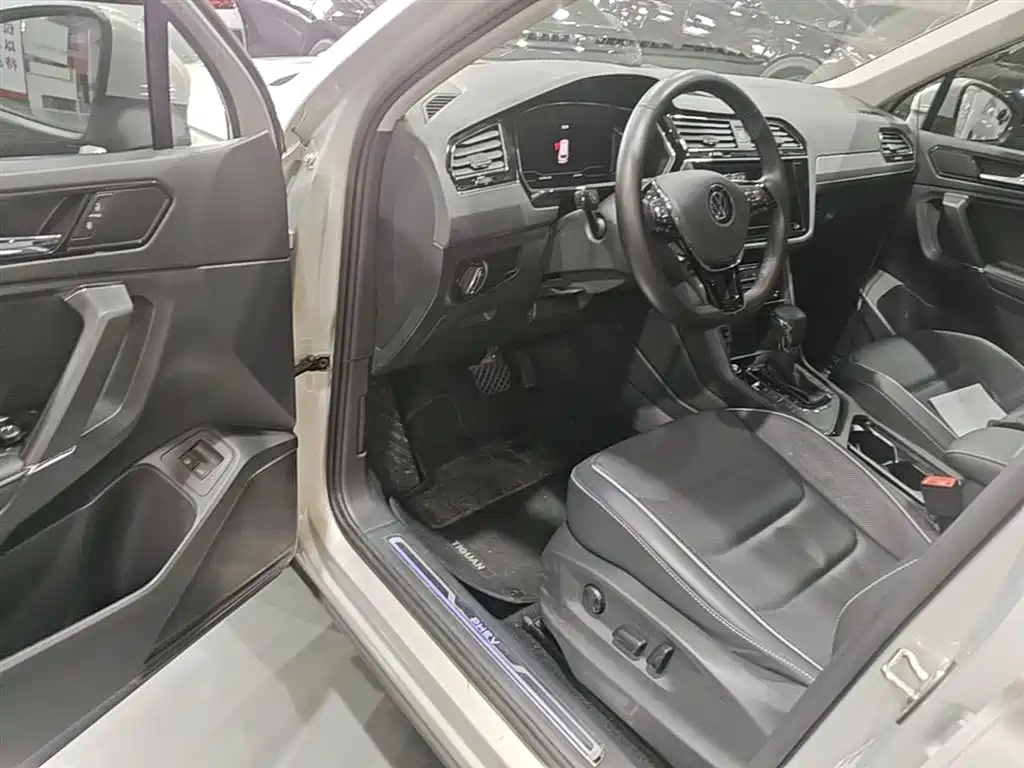 Volkswagen Tiguan L PHEV 2021 — фото 23