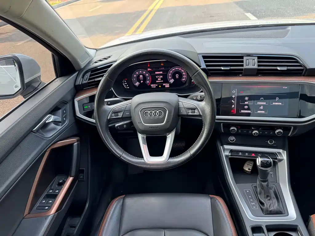 Audi Q3 2021 — фото 13