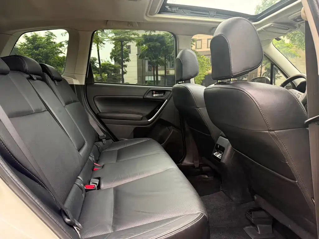 Subaru Forester 2018 — фото 13