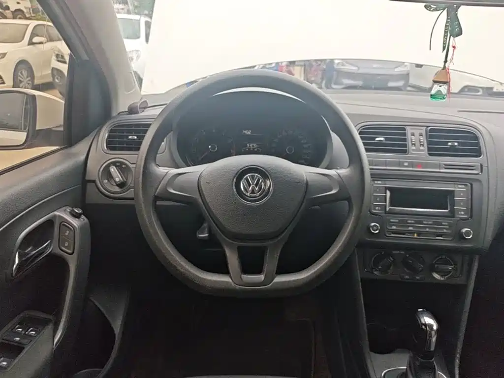 Volkswagen Polo 2018 — фото 11
