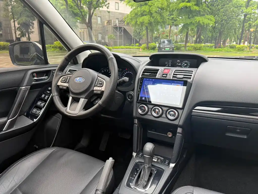 Subaru Forester 2018 — фото 12
