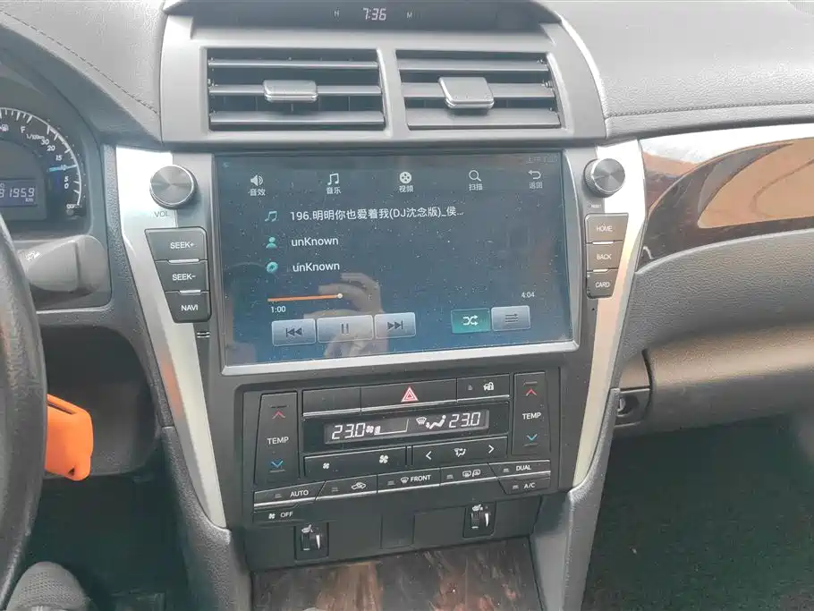Toyota Camry 2015 — фото 13