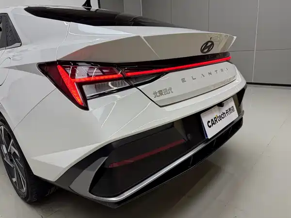 Hyundai Elantra 2025
