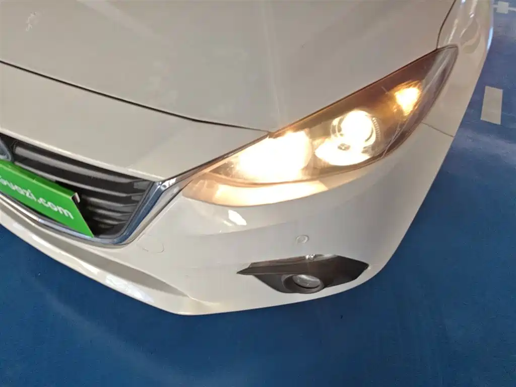 Mazda 3 Axela 2016 — фото 24